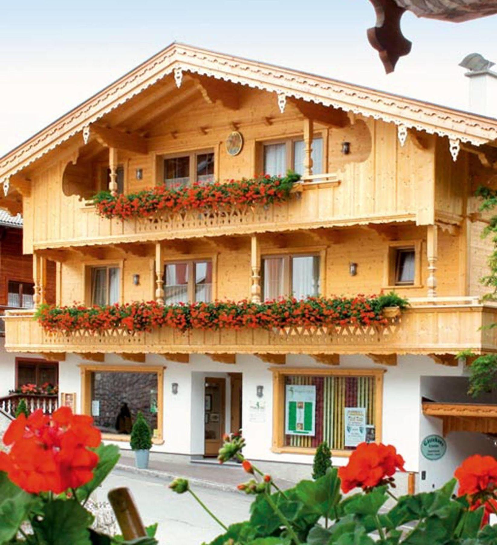 Das Gaestehaus Schneider Am Dorfplatz Алпбах Екстериор снимка