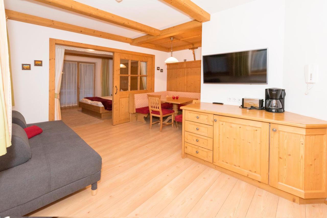 Das Gaestehaus Schneider Am Dorfplatz Алпбах Екстериор снимка