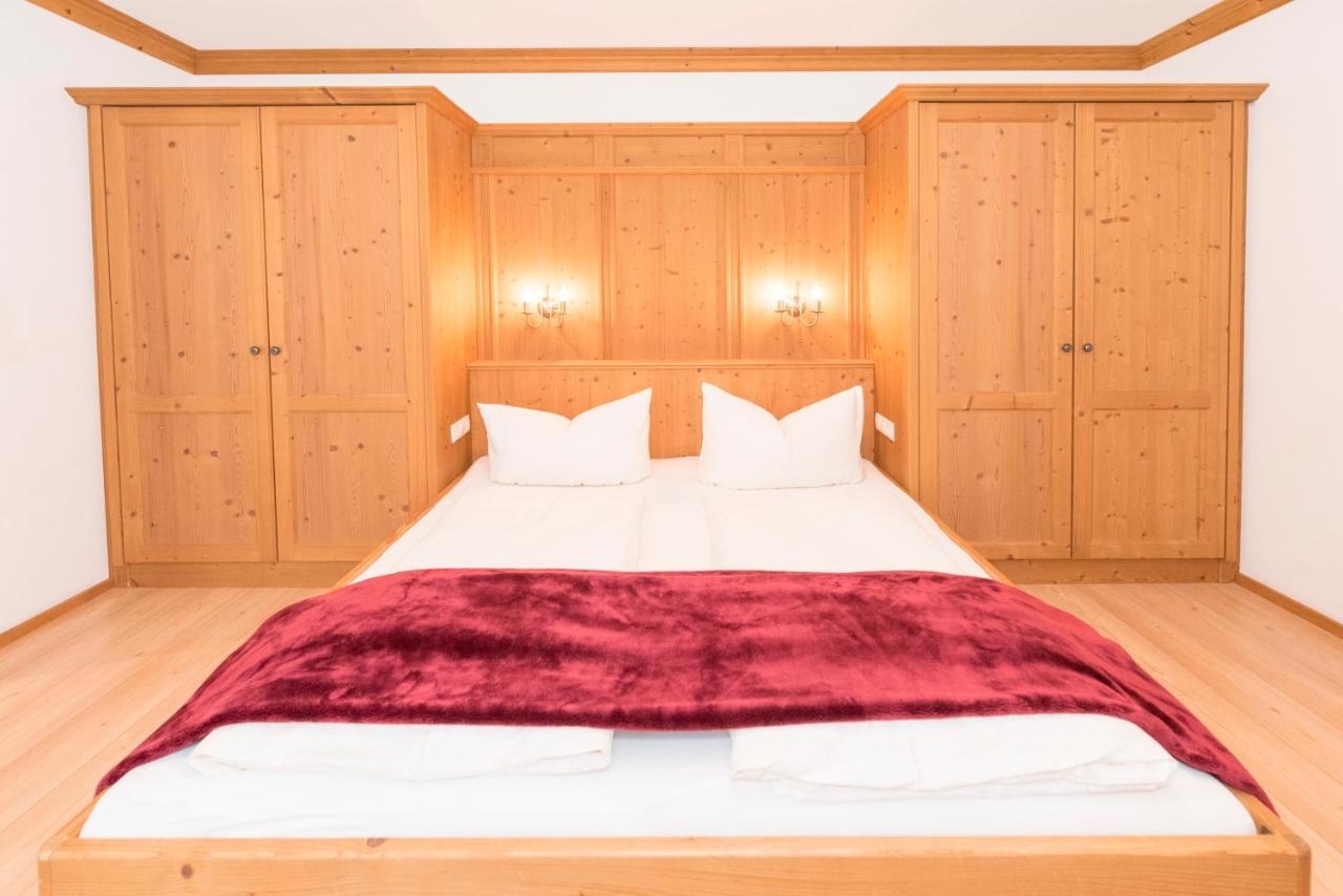 Das Gaestehaus Schneider Am Dorfplatz Алпбах Екстериор снимка