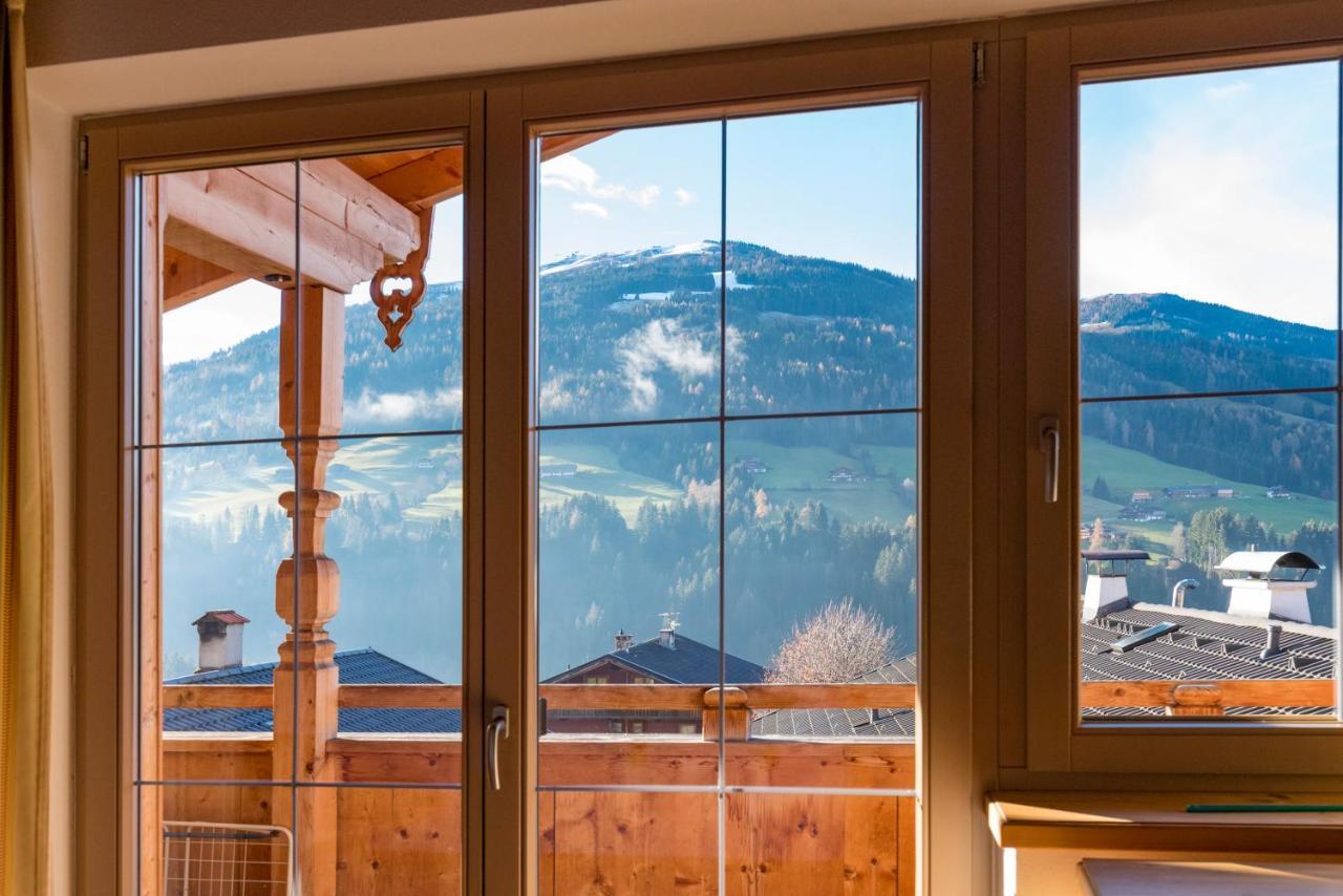 Das Gaestehaus Schneider Am Dorfplatz Алпбах Екстериор снимка