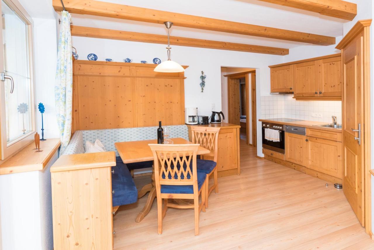 Das Gaestehaus Schneider Am Dorfplatz Алпбах Екстериор снимка