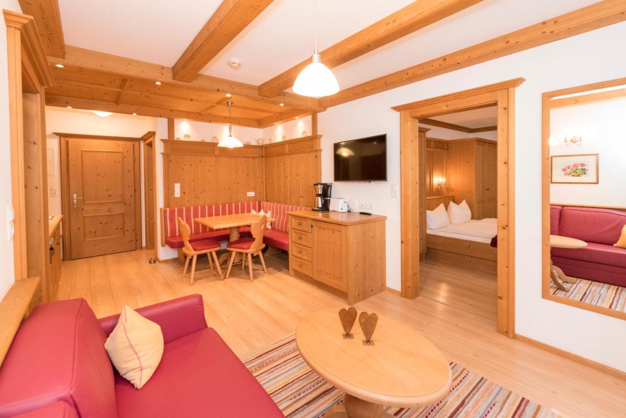Das Gaestehaus Schneider Am Dorfplatz Алпбах Екстериор снимка